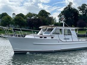 Halvorsen 32 Gourmet Cruiser