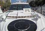 Four Winns VISTA 435 - 2012 Four Winns VISTA 435 yacht front deck with hatches and railing.