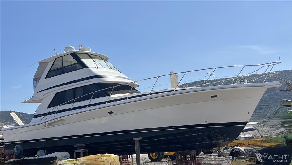 Riviera 48 Flybridge