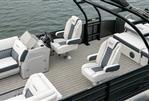 Harris 250 Sunliner Sport - 2023 Harris 250 Sunliner Sport pontoon boat interior with luxury seating.