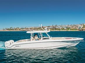Boston Whaler 380 Outrage