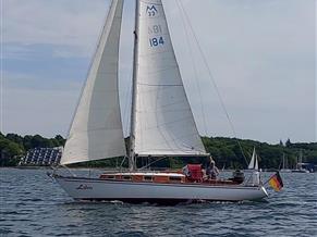 Hallberg Rassy Mistral 33