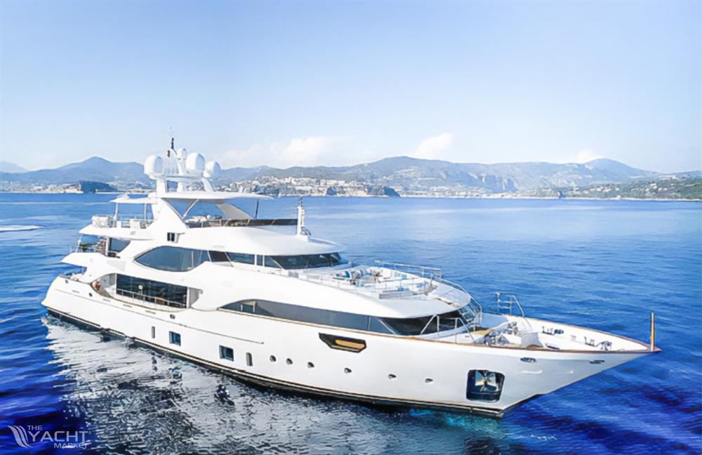 Benetti Crystal 140