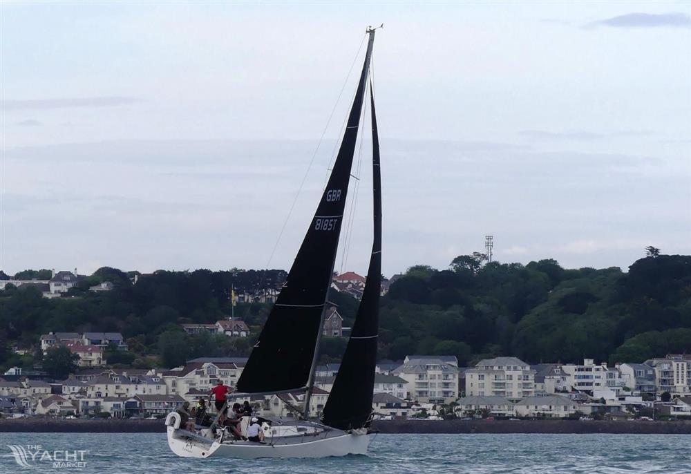 Harley Racing Corby 33 - Sails