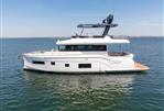 Sirena 58 Flybridge - 2024 Sirena 58 Flybridge yacht on open water.