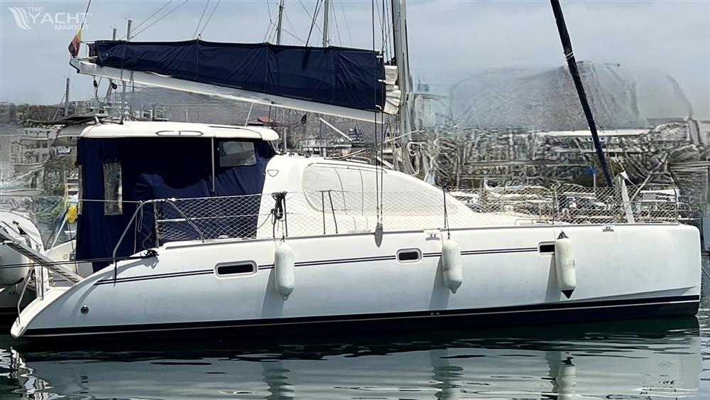 Robertson &amp; Caine Leopard 40