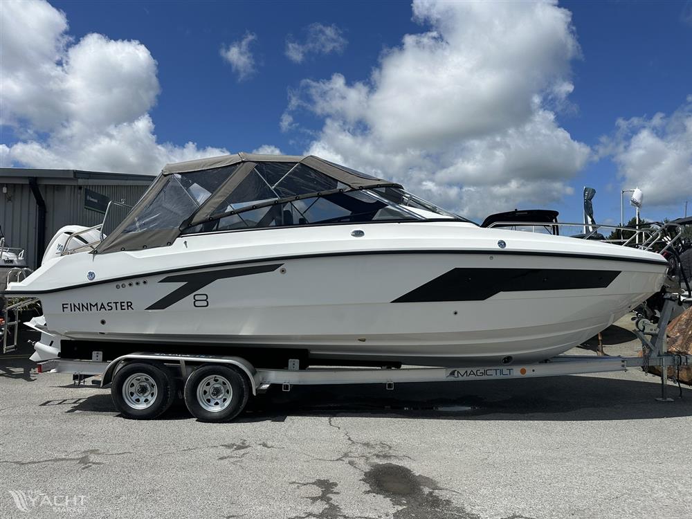 Finnmaster Day cruiser T8