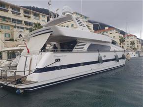 Ferretti Elegance 82
