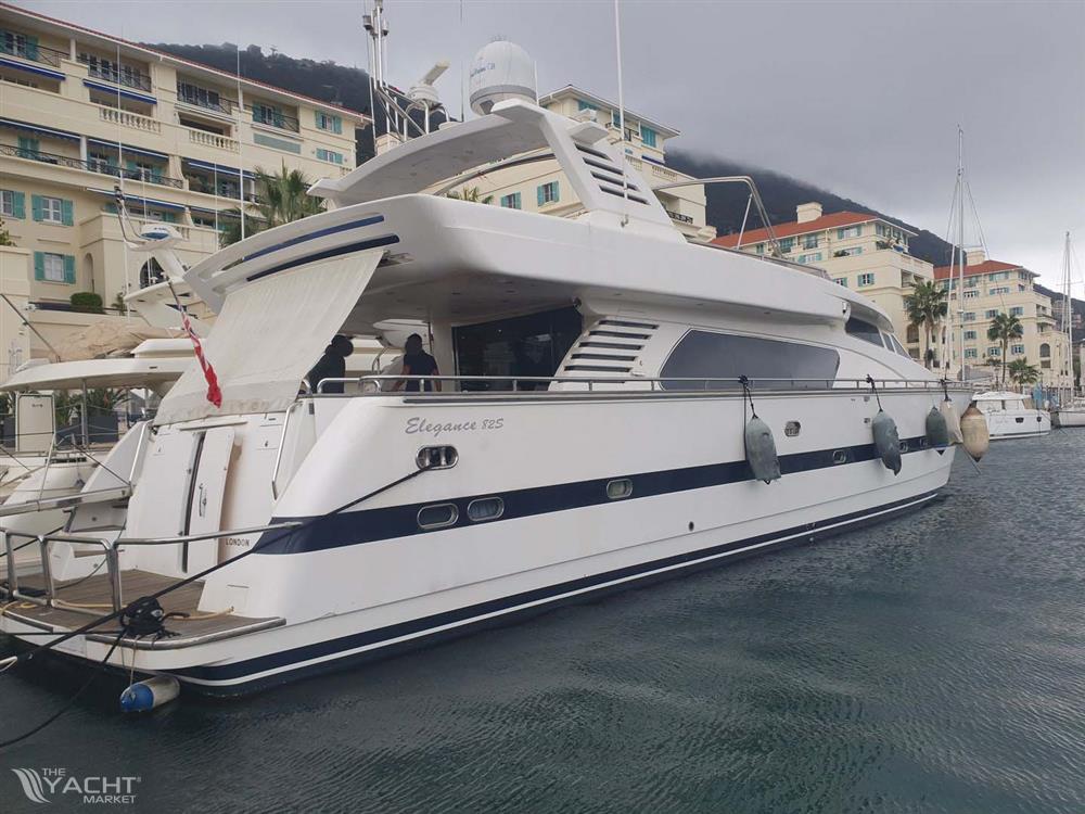 Ferretti Elegance 82