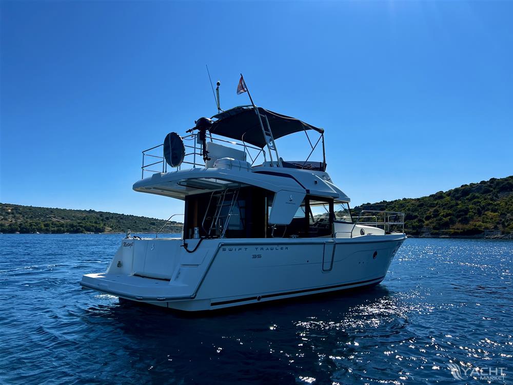 Beneteau Swift Trawler 35