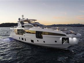 Azimut Grande 32M