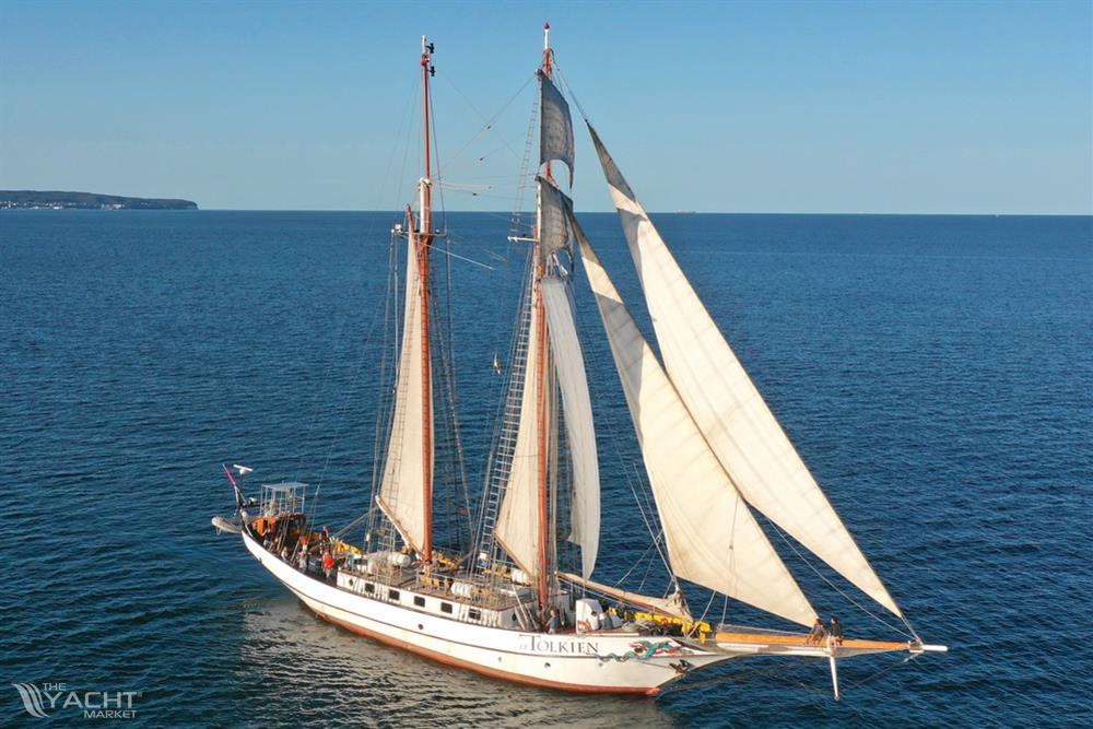 Olivier F. van Meer design 1 of 1