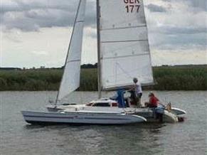Quorning Dragonfly 800 SW Trimaran