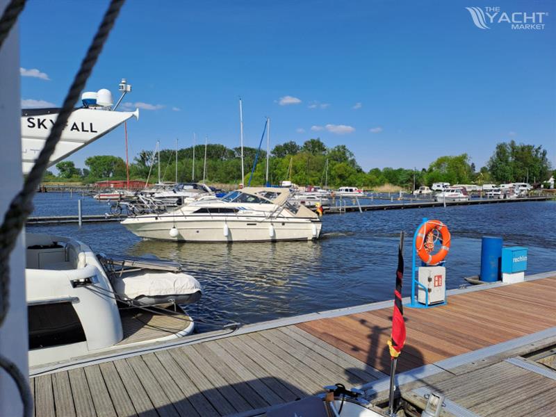 Sea Ray (US) 300 Express Cruiser