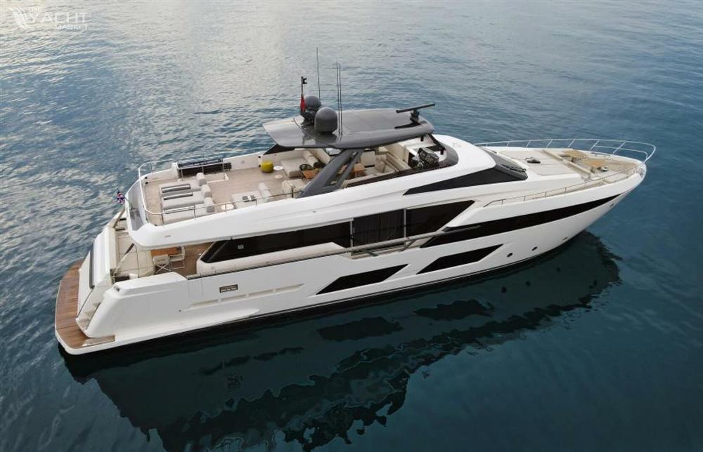 Ferretti Yachts 920