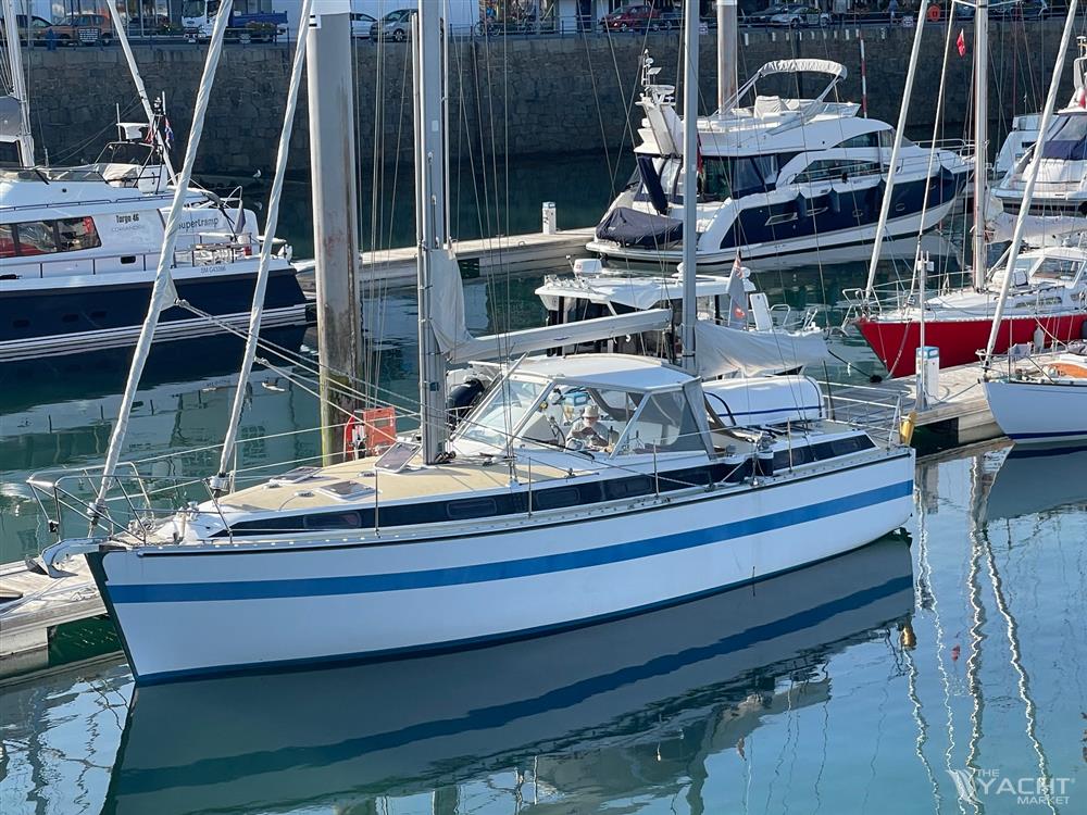 Custom Composite Motor Sailer