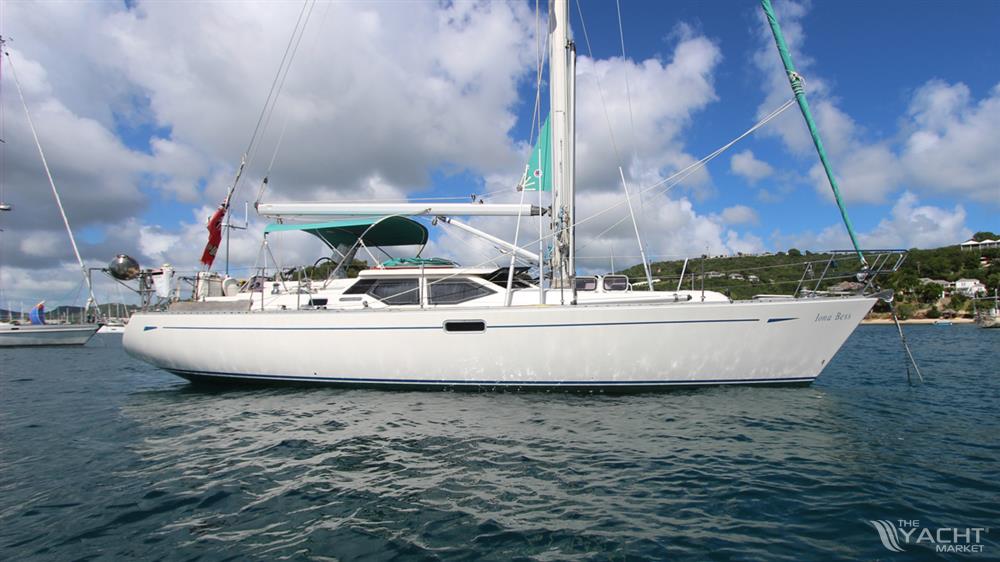 Oyster 45 Deck saloon