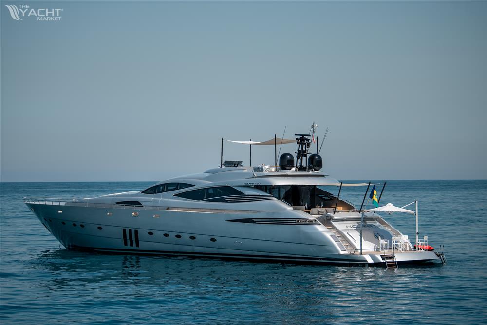 Pershing 115