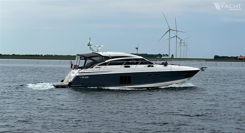 Princess V52 - Princess-V52-motor-yacht-for-sale-exterior-image-Lengers-Yachts-6-2.jpg