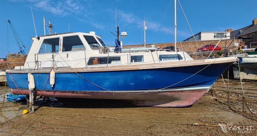 Guernsey Boatbuilding &amp; Engineering Co. Ltd Castlemaine 35 - Beached