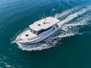 - Integrity Trawlers 380Sedan