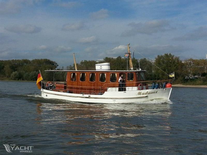 Klassisk Motorb&#229;d Classic Motor Yacht