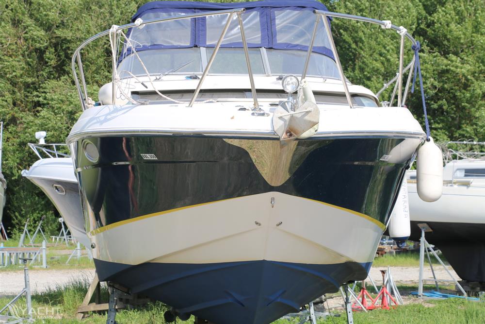 - Regal Commodore 3060 DIESEL