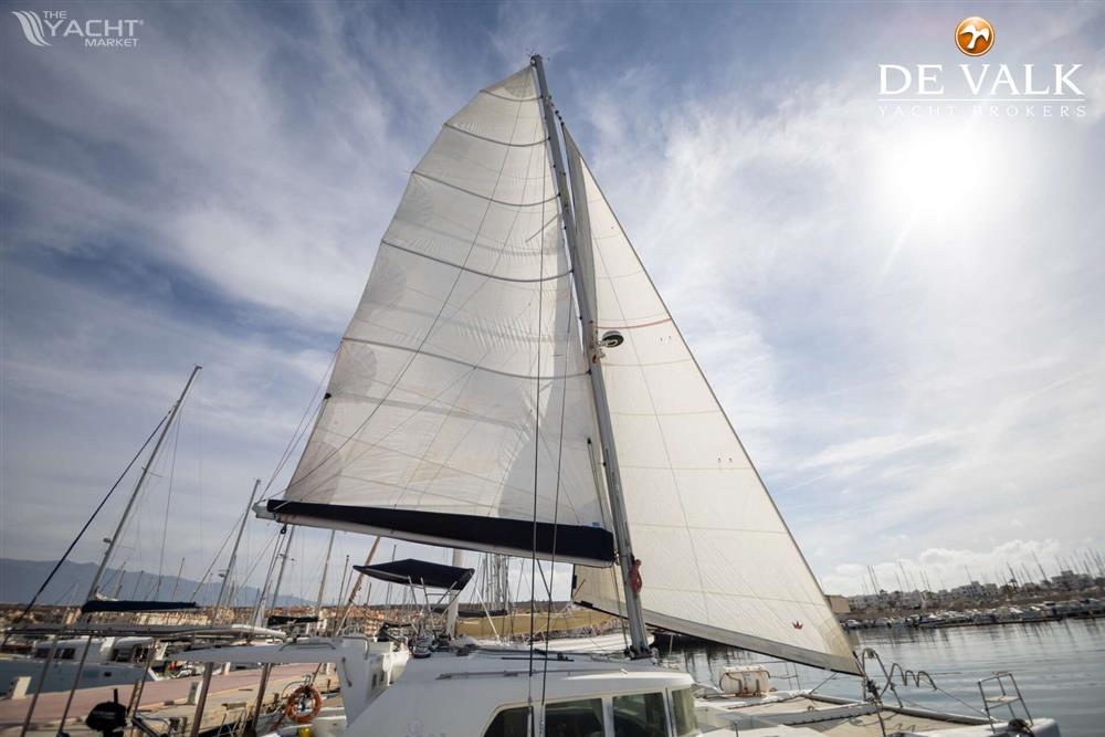 Lagoon 440 - Picture 1