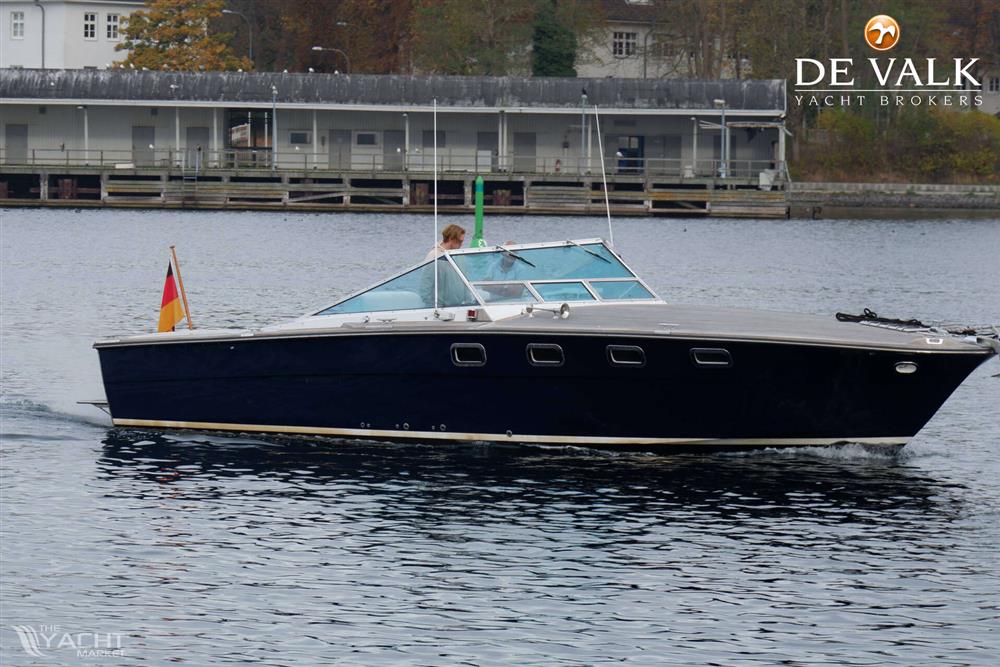 Magnum Marine 38 - Picture 1