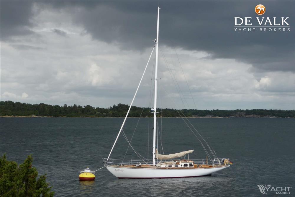 Classic Sailing Yacht - Picture 1