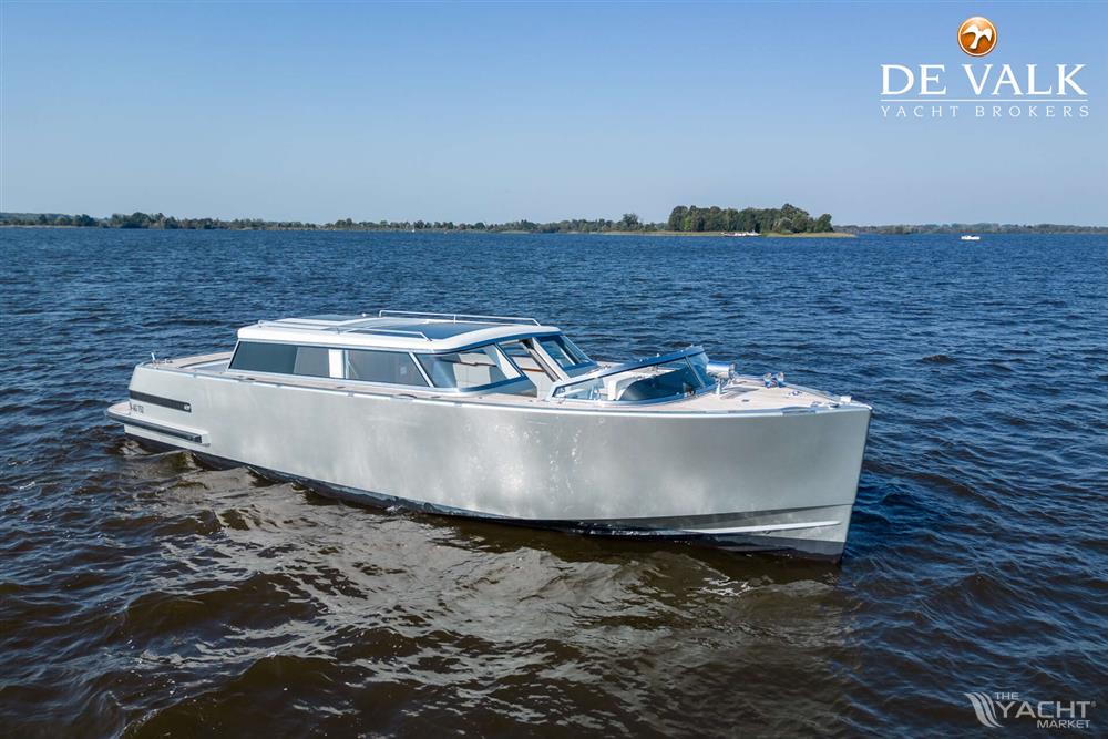 Custom Reliant X40T Limousine Tender Taxiboat - Picture 1