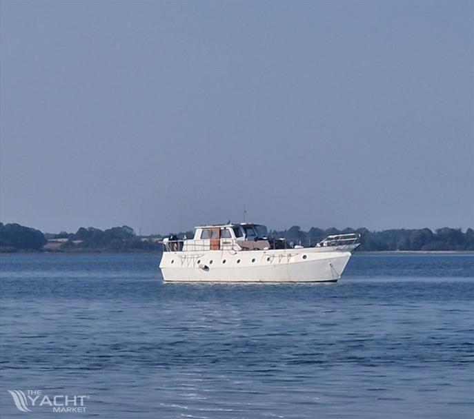 Pilothouse Motorsejler 49