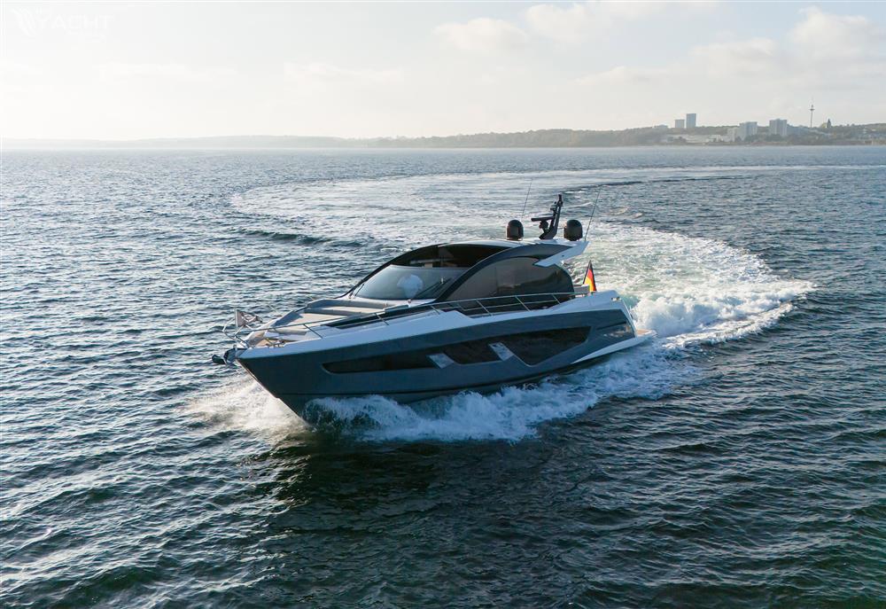 Sunseeker Predator 65 - 0 - Main