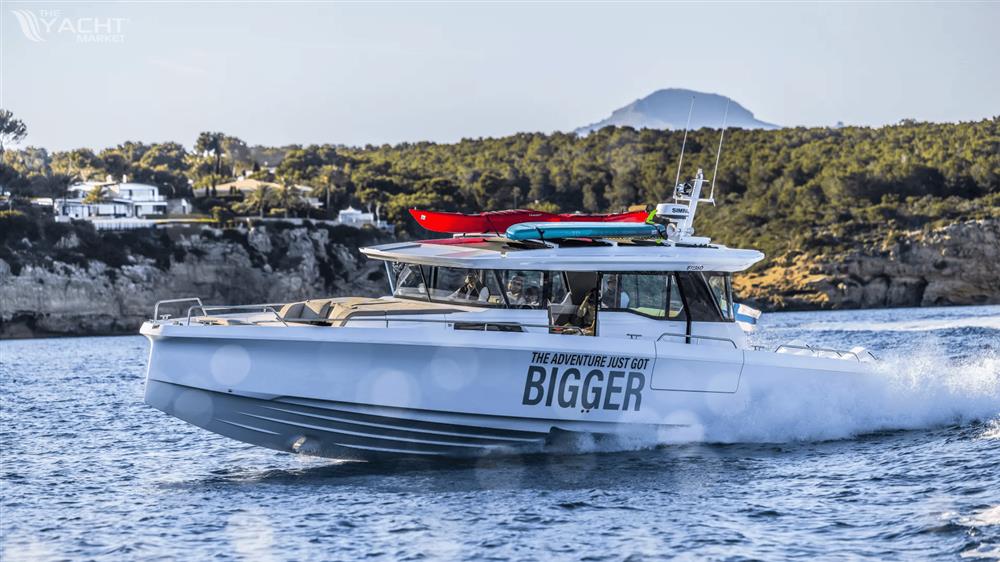 Axopar 45 XC Cross Cabin