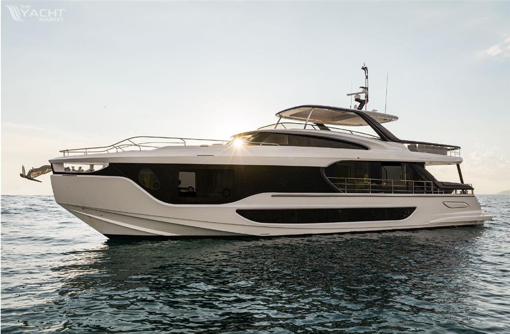 AZIMUT GRANDE 26 M