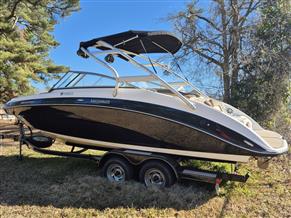Yamaha Boats 242 Limited S