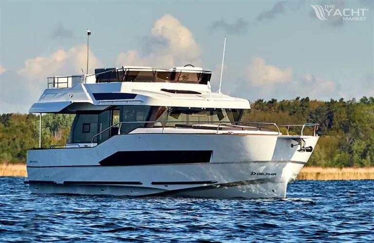 Delphia 12 Flylounge