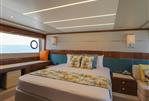 Sunseeker Predator 74 - 11 - Master Cabin
