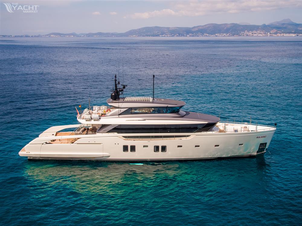 Sanlorenzo SX112 - Sanlorenzo-SX112-120-motor-yacht-for-sale-interior-image-Lengers-Yachts-15-scaled.jpg