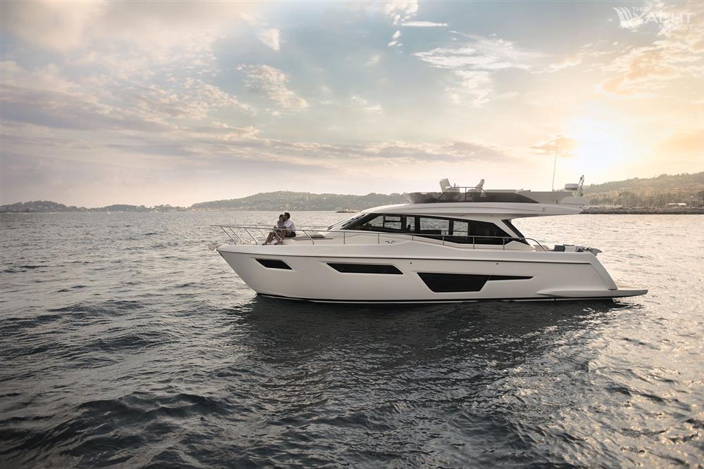 Ferretti 500