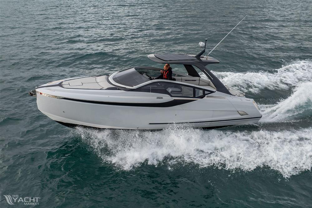 Fairline F//Line 33