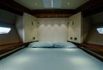 Sunseeker 68 Sport Yacht - 28 - VIP Cabin