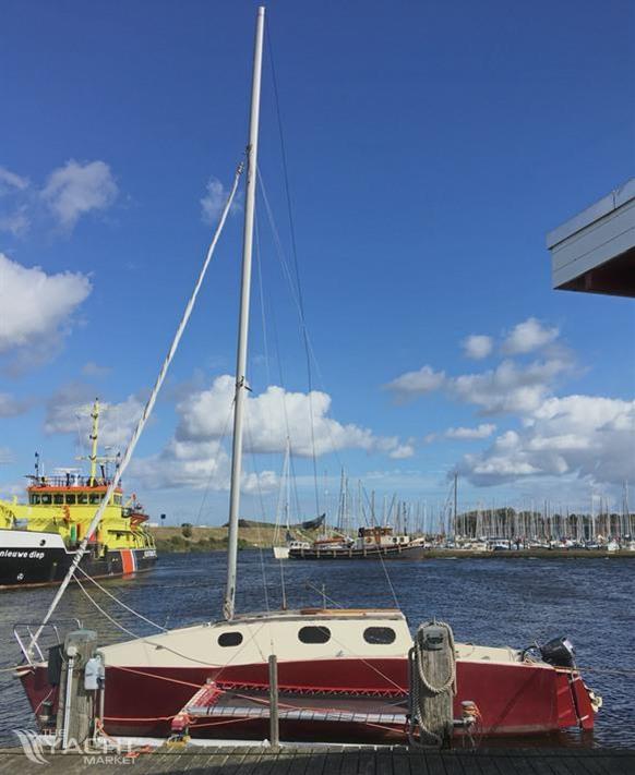 Amateur Con Basetta 28 Trimaran