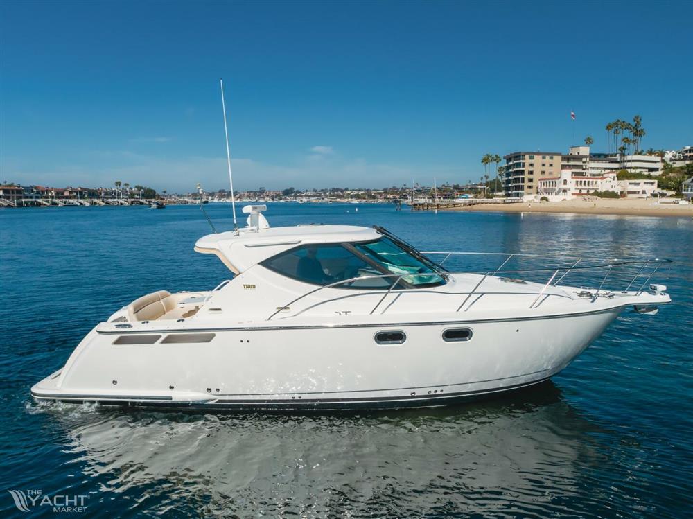 Tiara Yachts 3500 Sovran