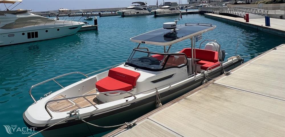 Nimbus T9 T-Top Outboard