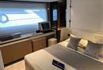 Ferretti 720