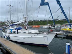 - Hallberg-Rassy 41 Ketch