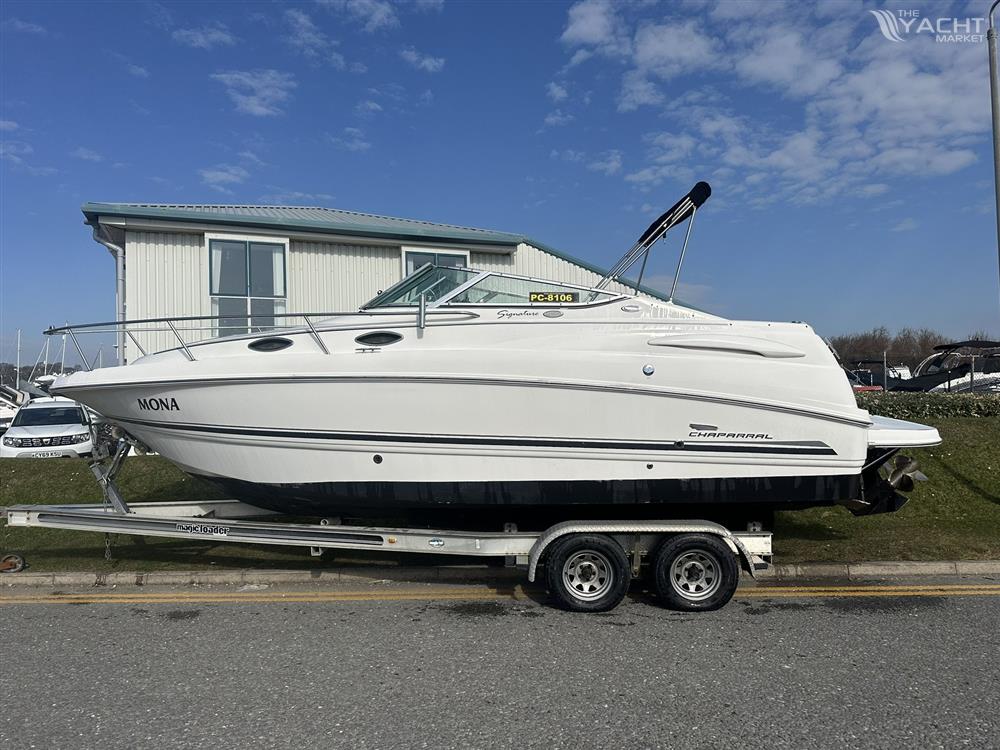 Chaparral 240 Signature
