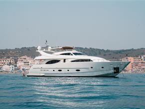 Ferretti Custom Line 94