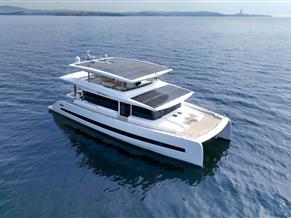 Vision F 80 Tri-deck Open Solar-powered